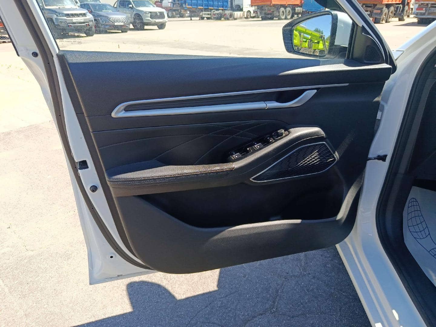 Geely Emgrand,  75 539 км, 2024 года в лизинг