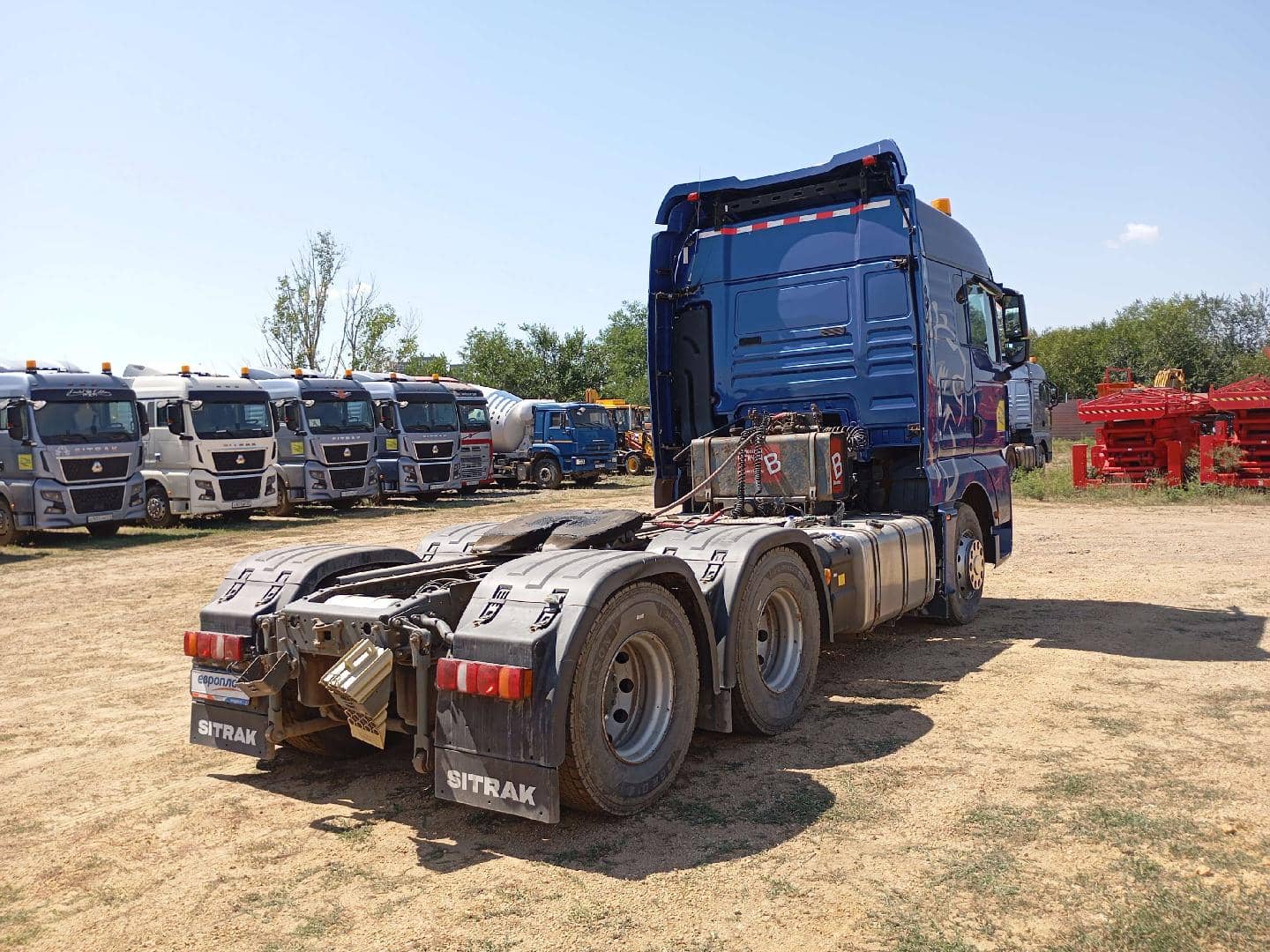 Sitrak С7Н MAX 6×4 ZZ4256V364HE,  165 355 км, 2023 года в лизинг