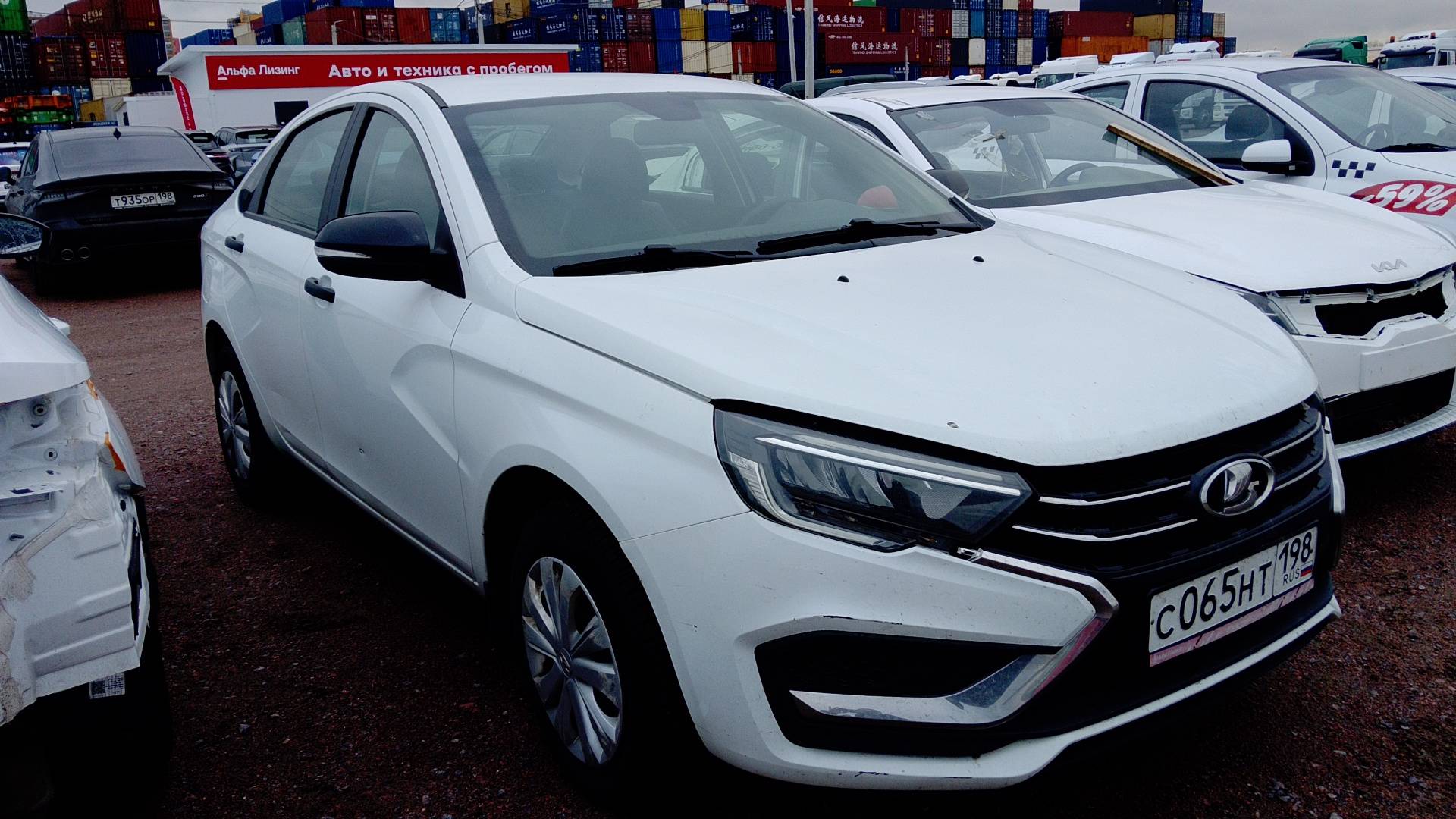 Lada Vesta седан,  100 000 км, 2023 года в лизинг