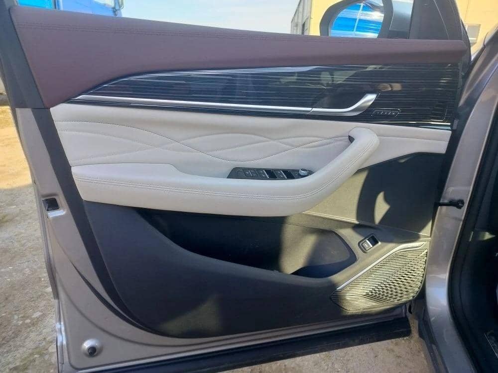 Geely Monjaro,  33 244 км, 2023 года в лизинг