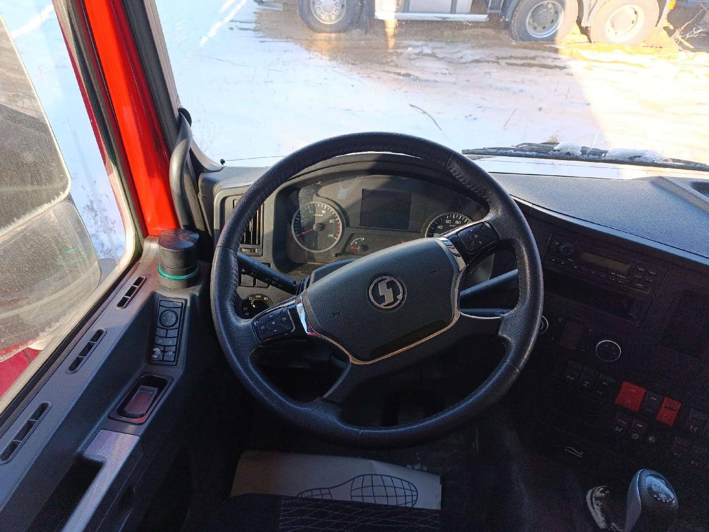 Shacman SX32586W385С,  73 978 км, 2023 года в лизинг