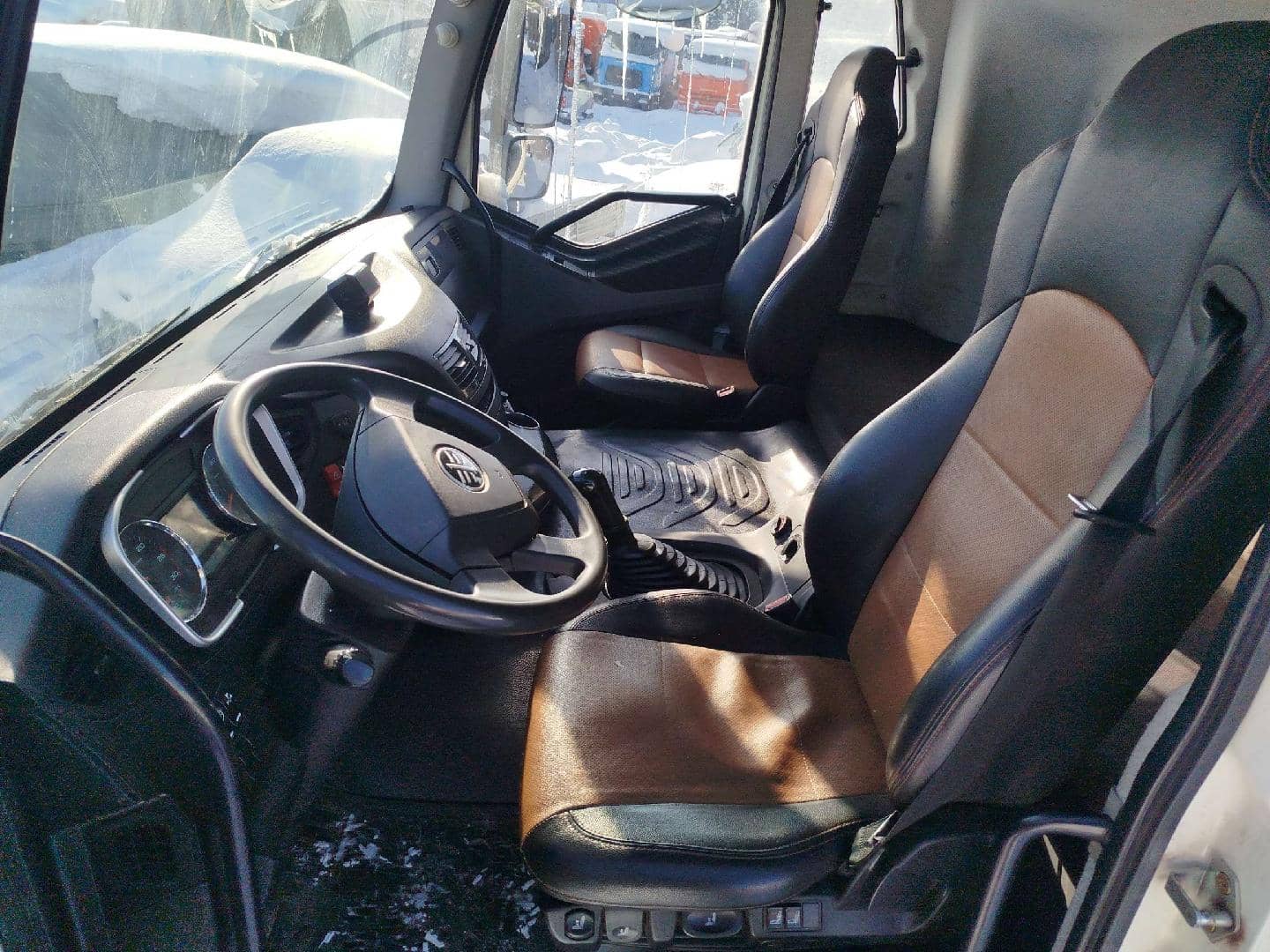FAW CA3250P66K24L1TE5 6x6,  122 400 км, 2023 года в лизинг
