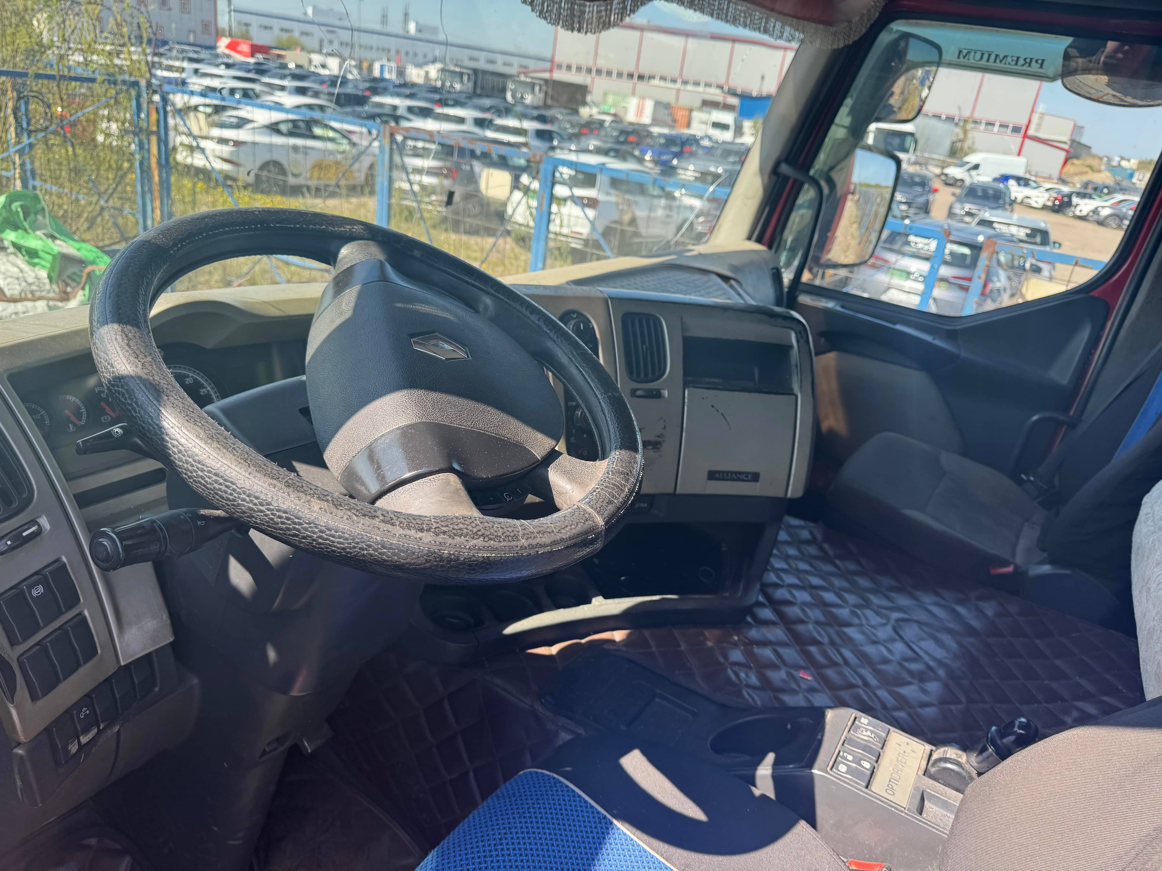 Renault Premium 6X4 430 ,  1 550 000 км, 2013 года в лизинг