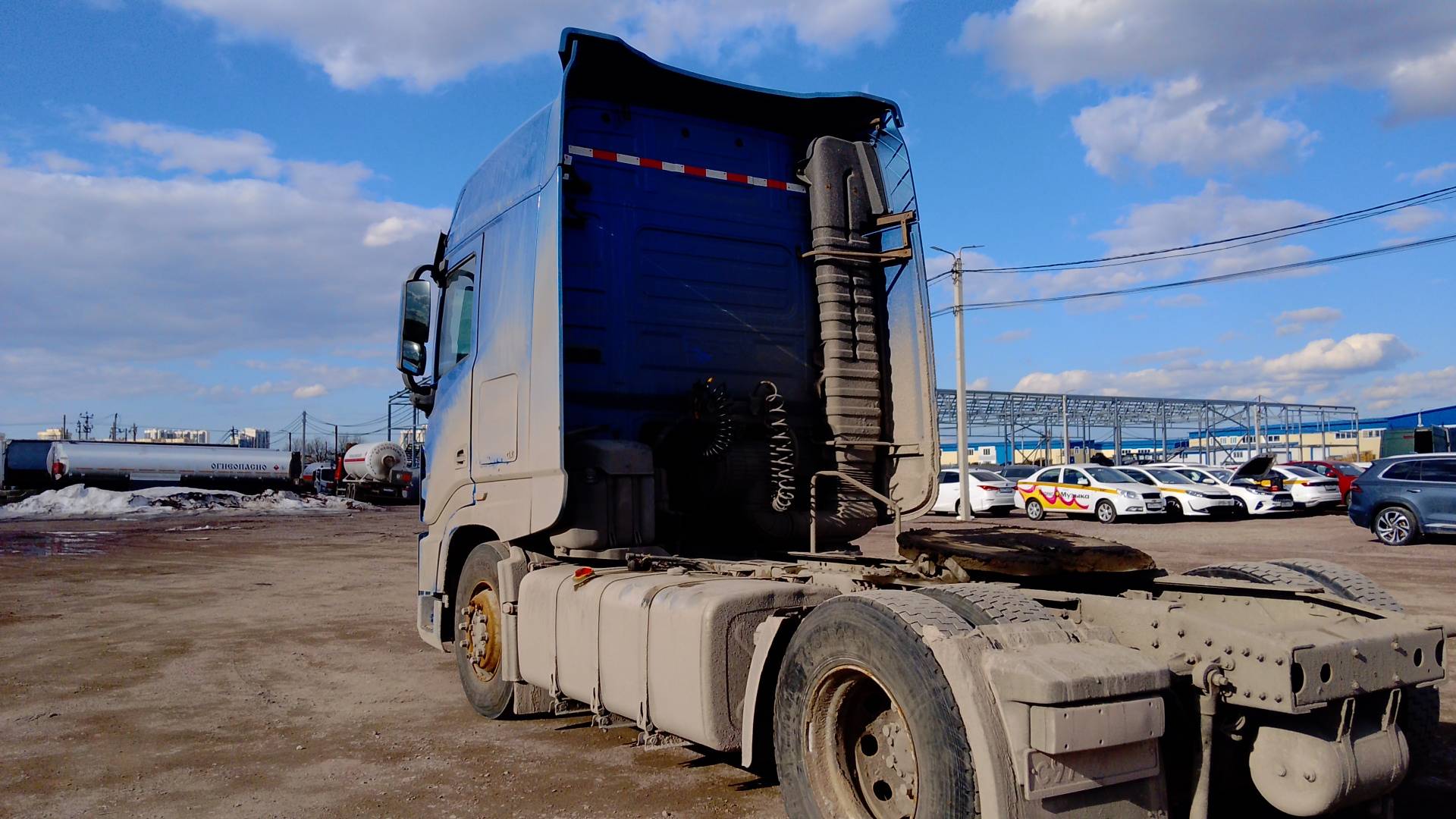 DongFeng GX DFH4180 4x2,  520 949 км, 2023 года в лизинг