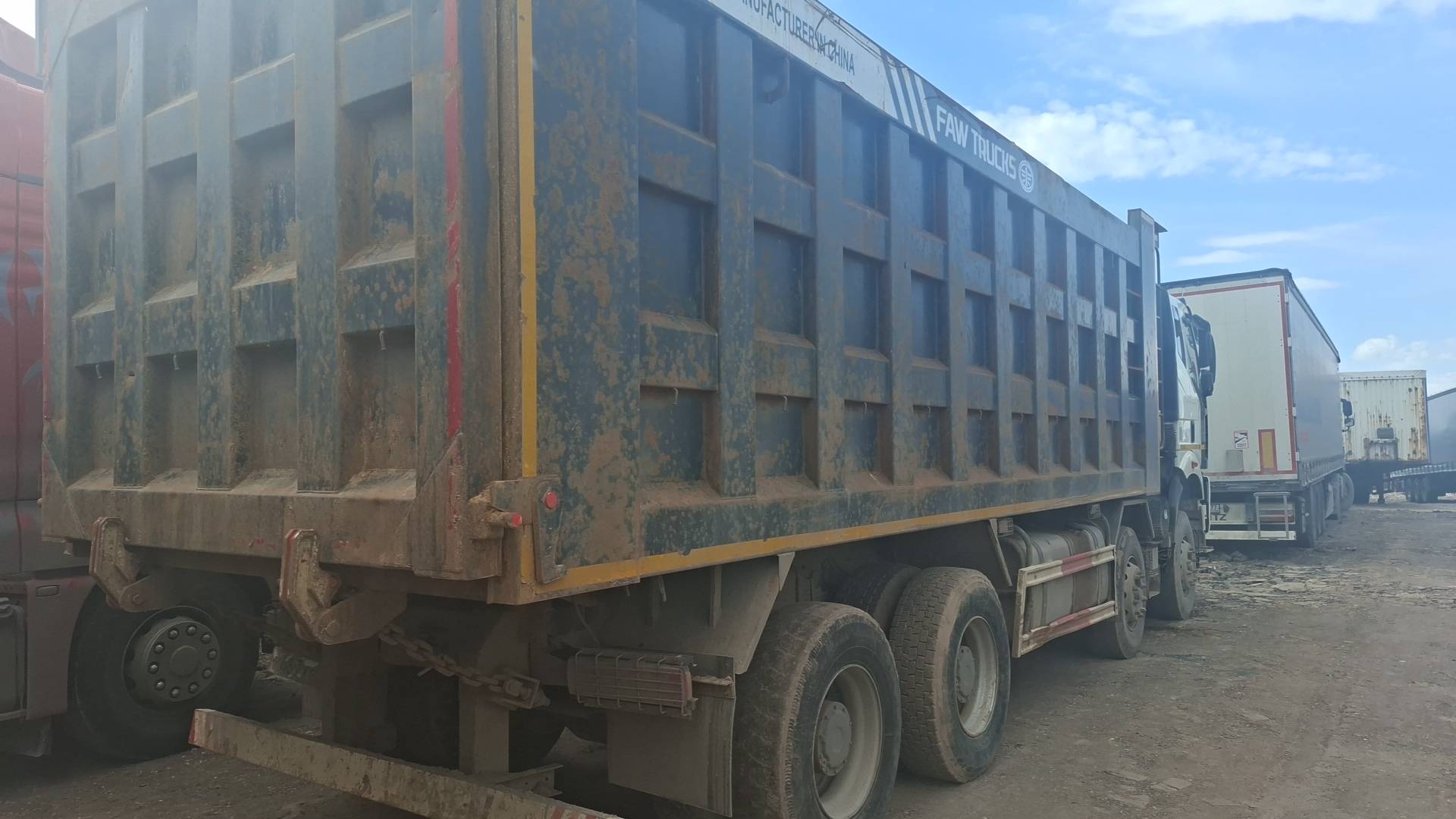 FAW CA3310P66K24T4E5 8х4,  107 428 км, 2022 года в лизинг