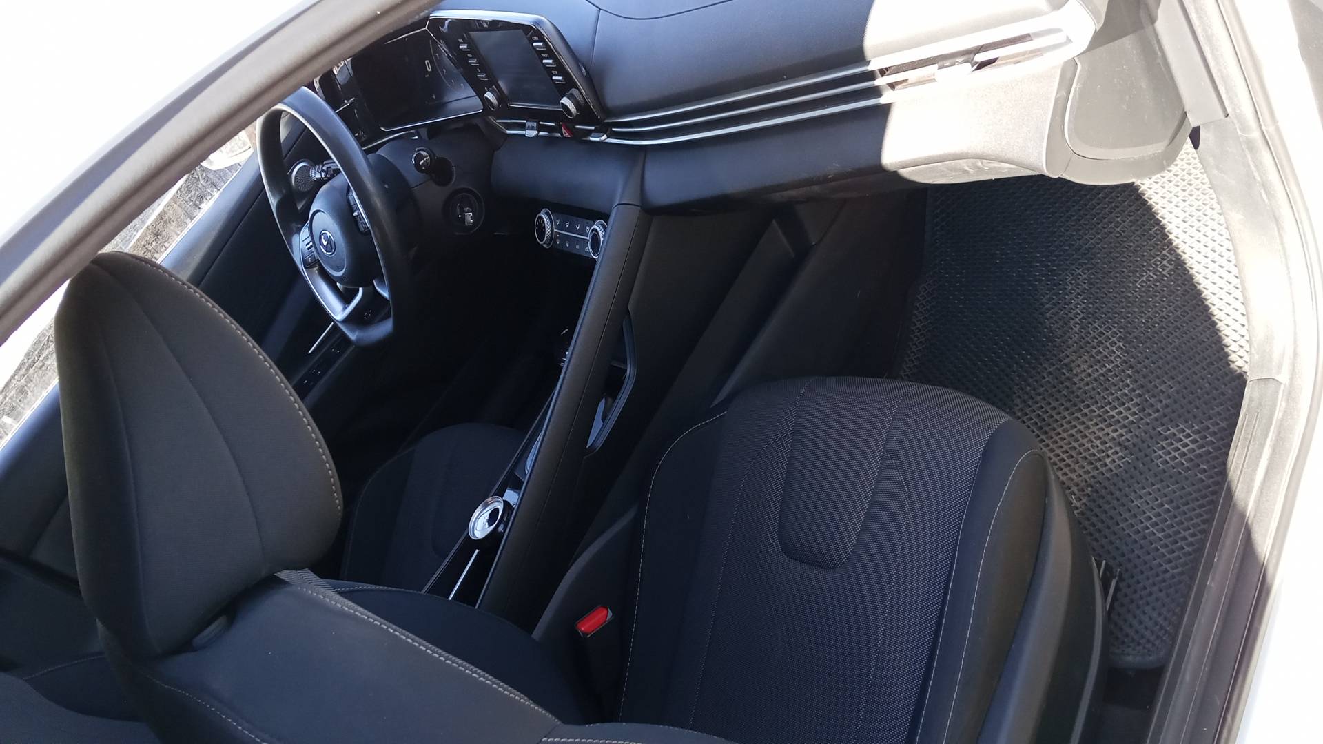 Hyundai Elantra,  143 407 км, 2023 года в лизинг