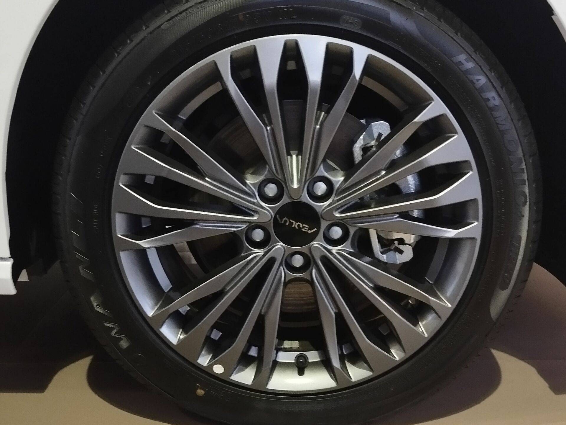 DongFeng Shine Max Luxury 1.5T DCT