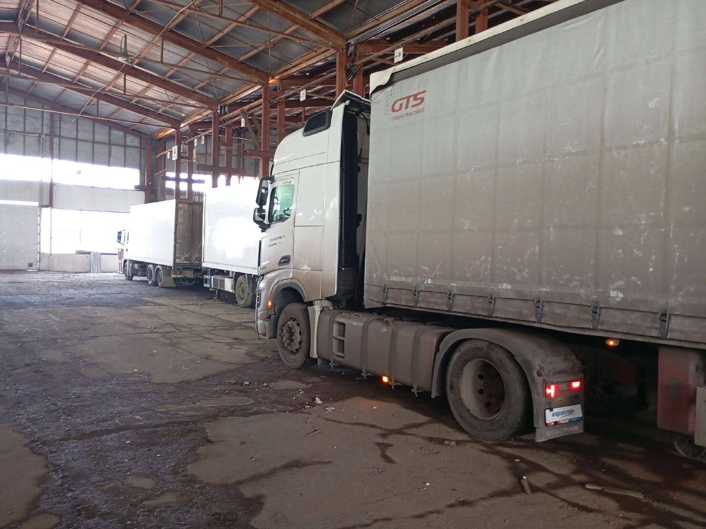 Shacman SX4188YY381,  337 458 км, 2023 года в лизинг