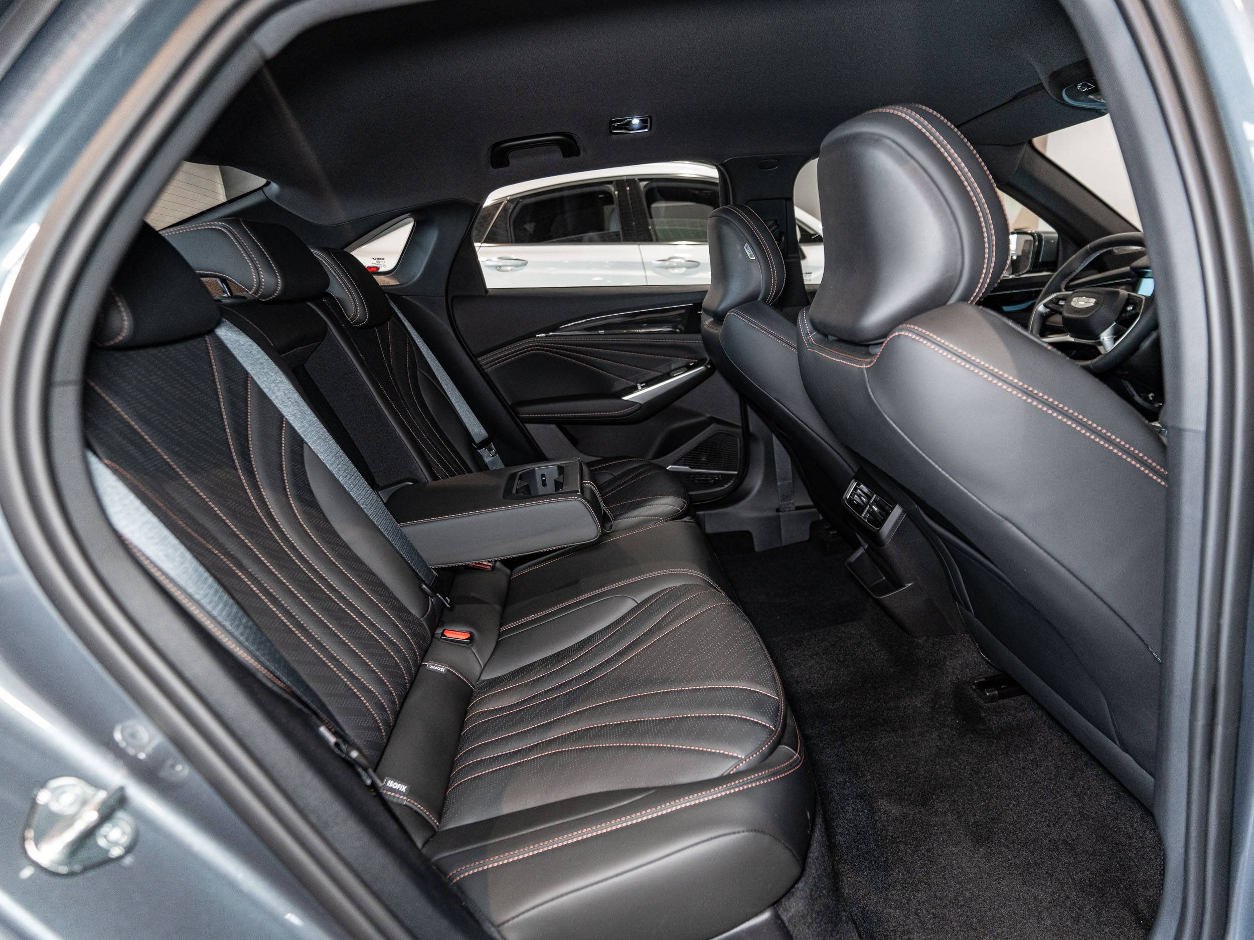Geely Preface Flagship 2.0T 7DCT