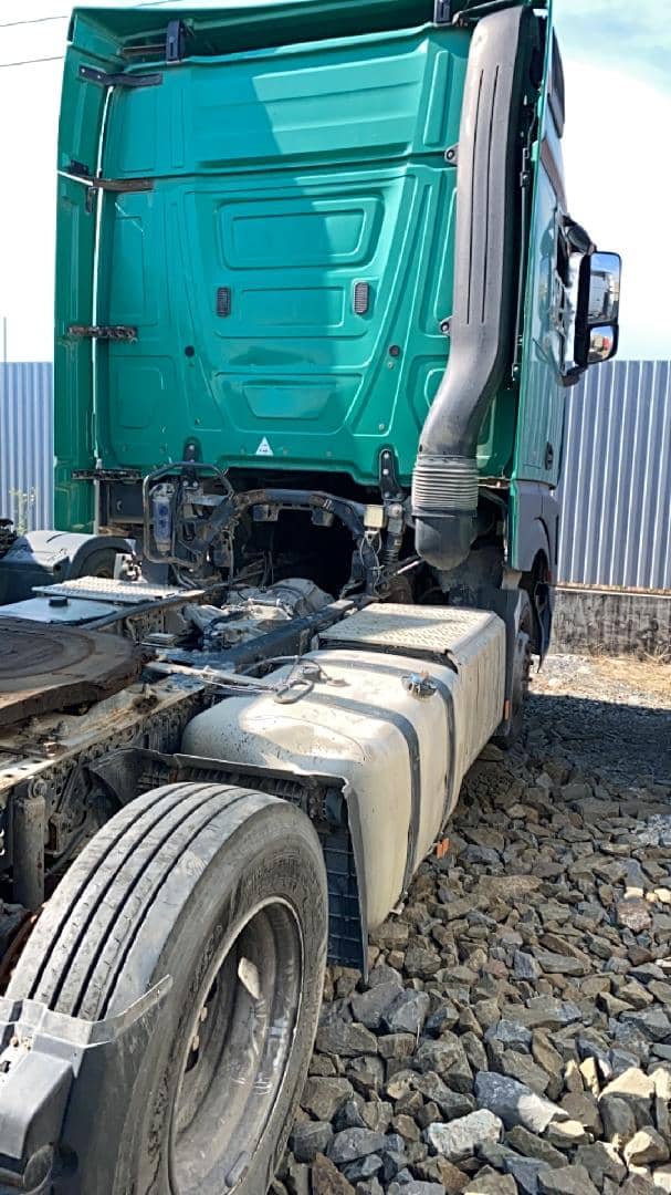 Mercedes-Benz Actros 5 1845 LS 4x2 (BigSpace),  880 000 км, 2015 года в лизинг