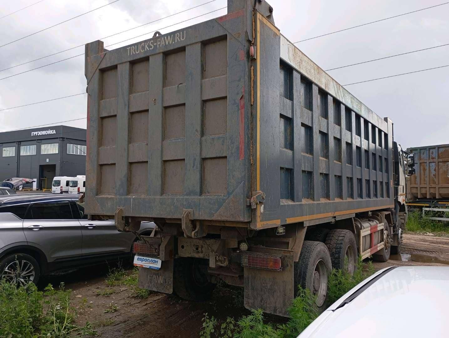 FAW CA3310P66K24T4E5 8х4,  136 846 км, 2023 года в лизинг