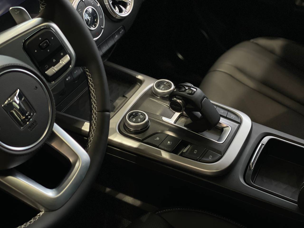 Tank 300 City Adventure 2.0 8AT 4WD