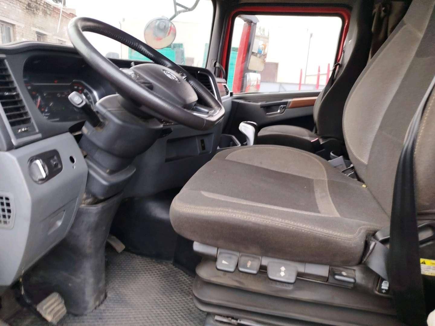 Shacman SX331863366,  172 319 км, 2024 года в лизинг