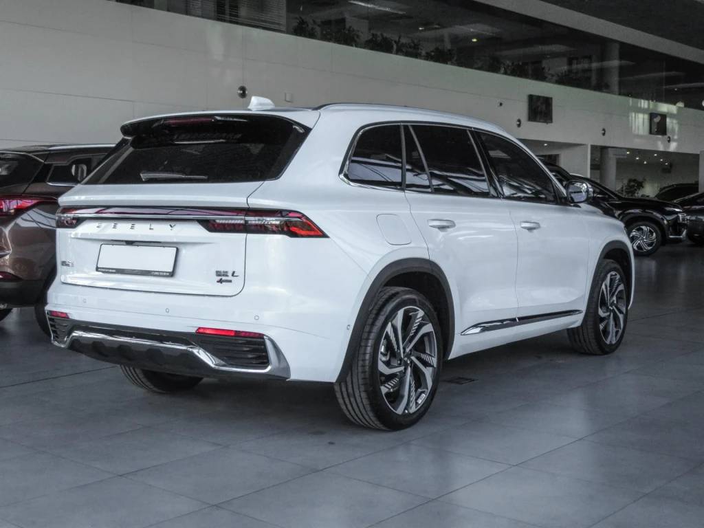 Geely Monjaro Flagship 2.0T (238 hp) 8AT 4WD