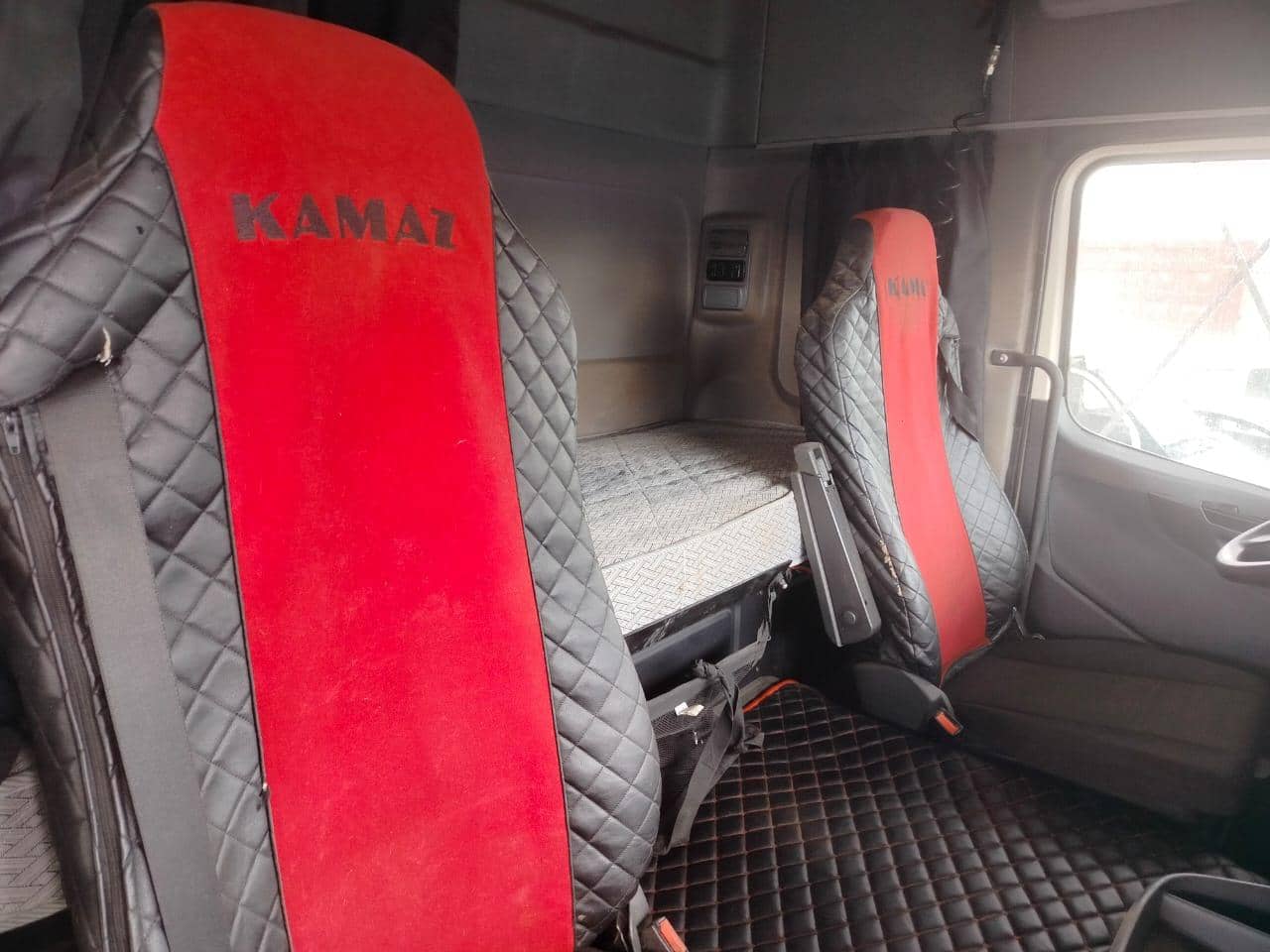 КАМАЗ 5490-S5 (M1840),  546 796 км, 2021 года в лизинг