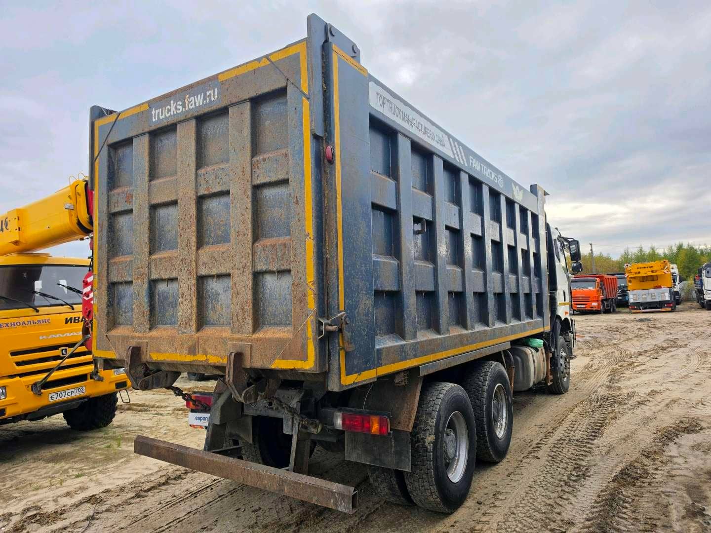 FAW CA3250P66K24T1E5 6х4,  143 551 км, 2022 года в лизинг