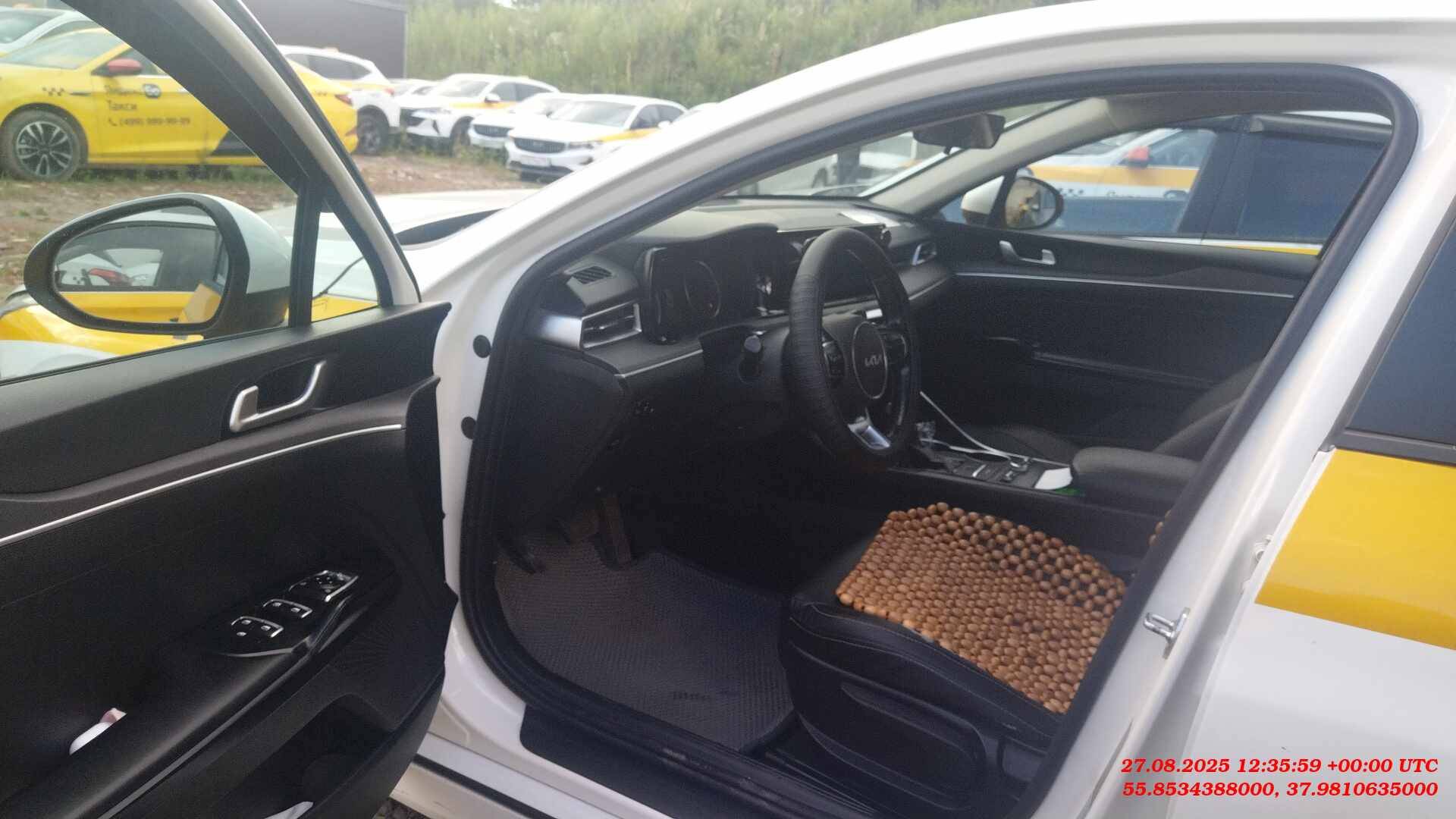 KIA K5,  310 389 км, 2021 года