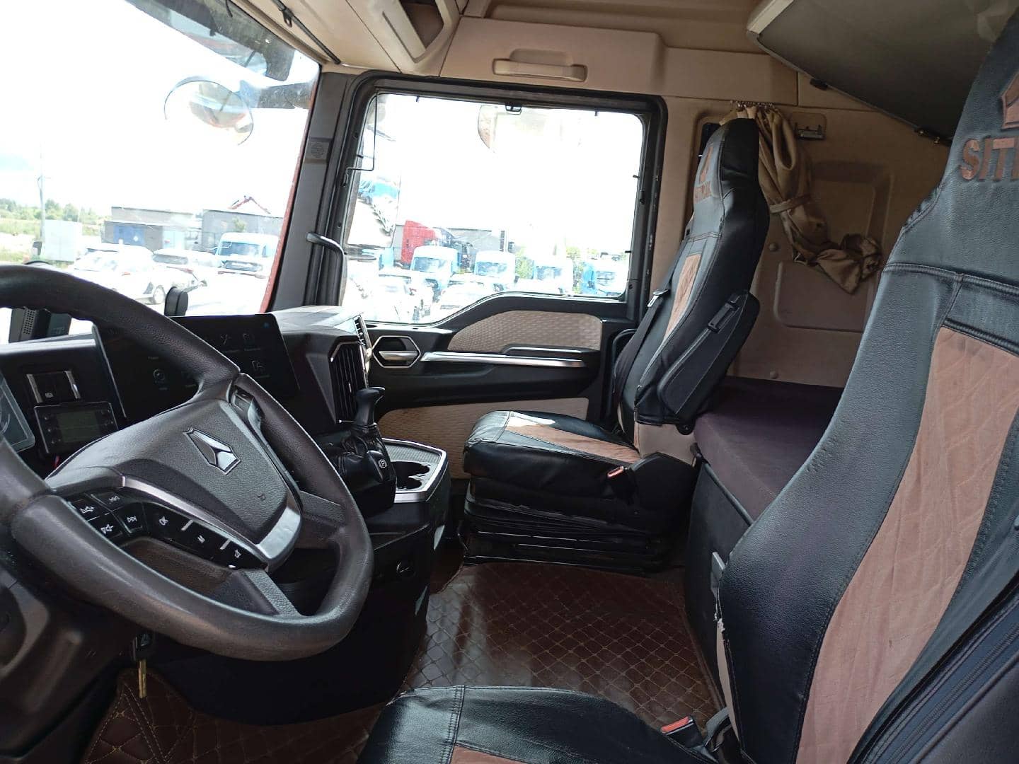 Sitrak C7H 4x2 ZZ4186V361HE,  348 905 км, 2023 года в лизинг