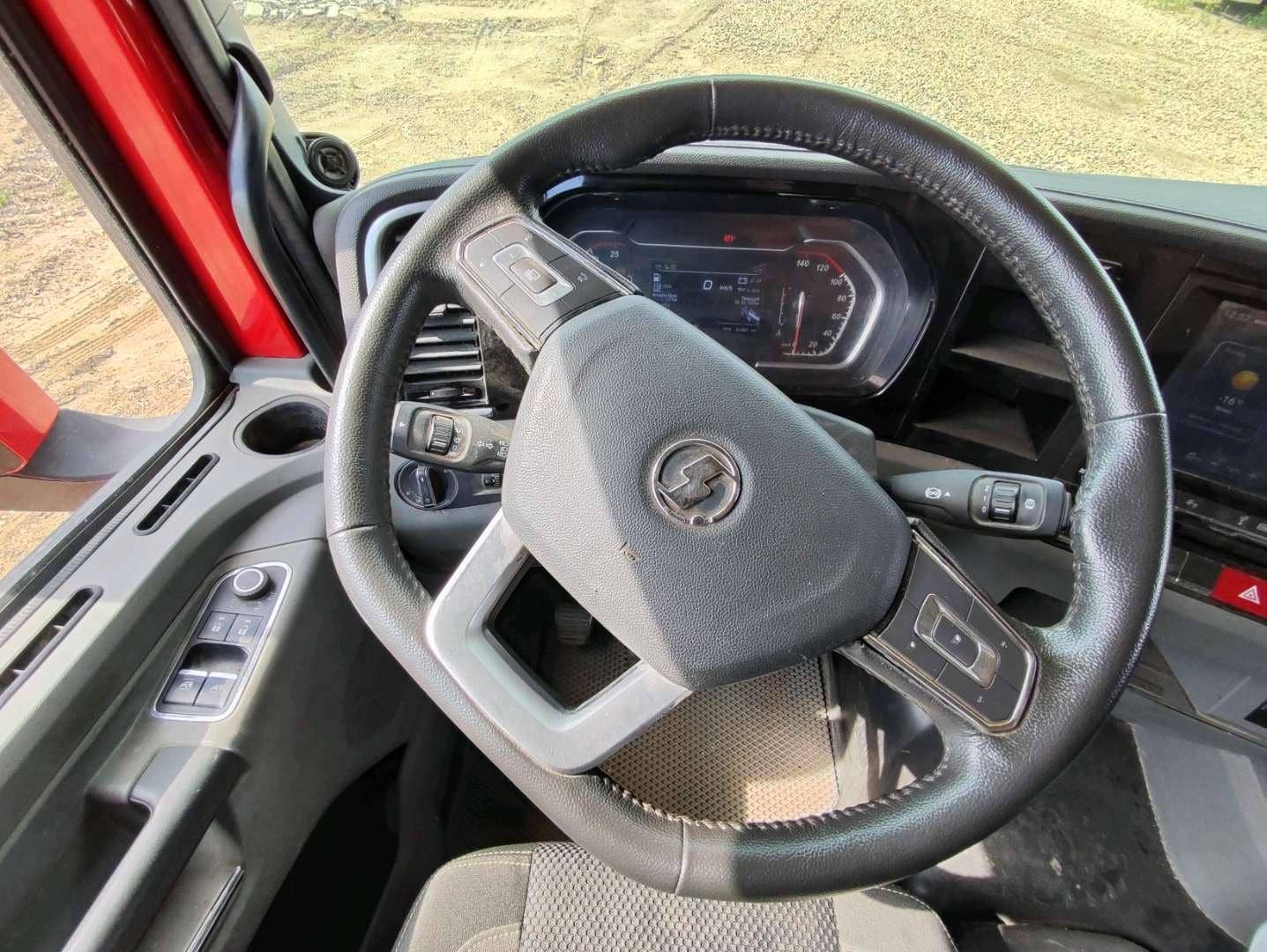 Shacman SX42584V324,  161 857 км, 2023 года в лизинг
