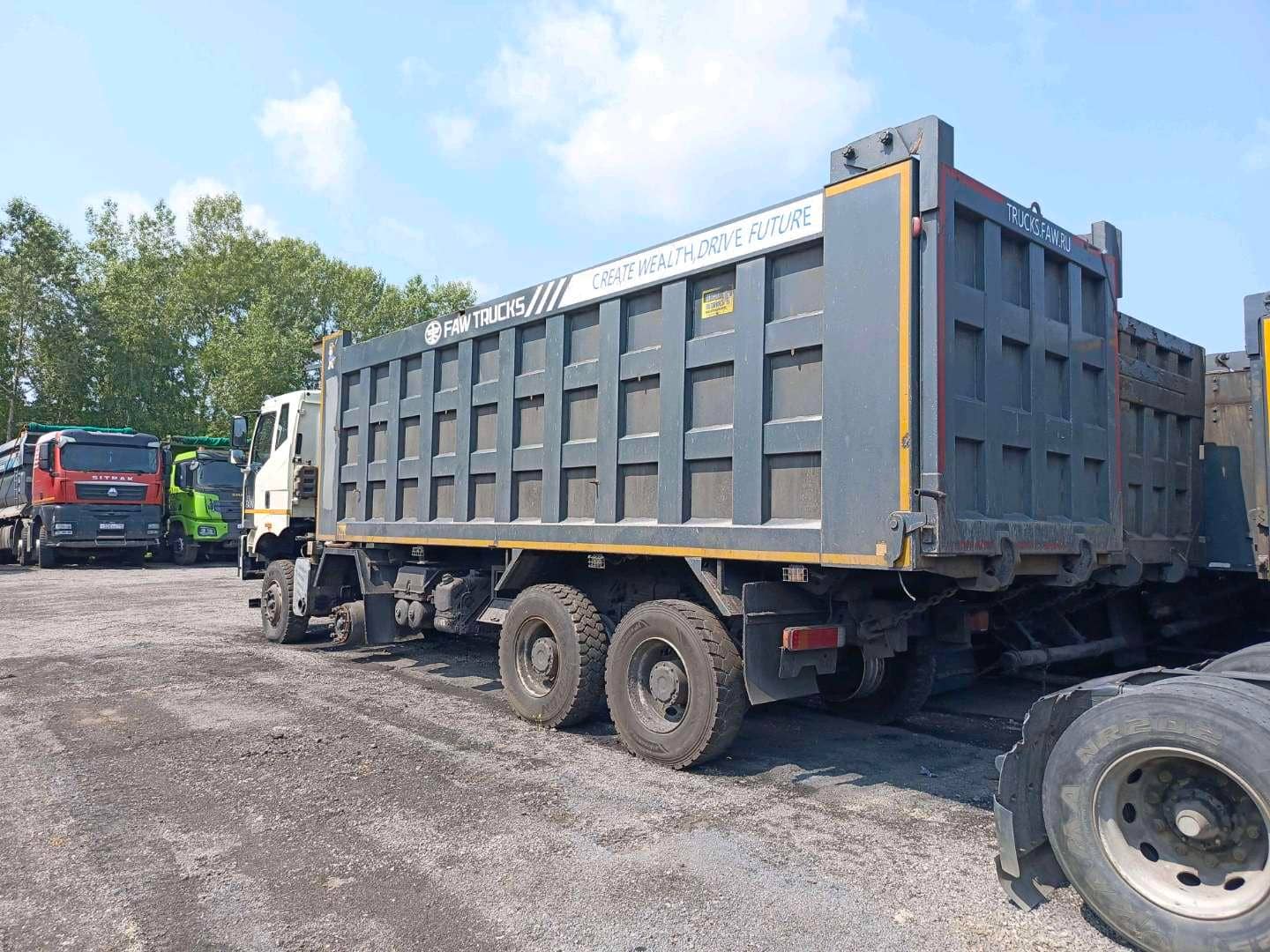 FAW CA3310P66K24T4E5 8х4,  208 570 км, 2023 года в лизинг