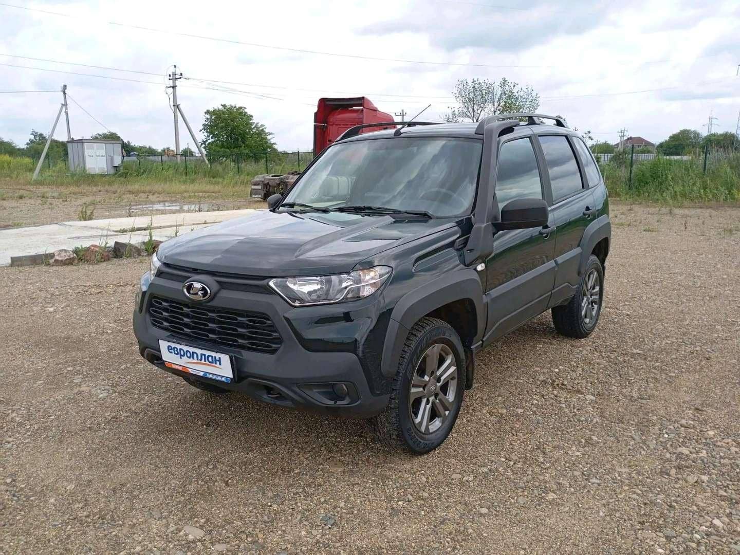Lada Niva Travel