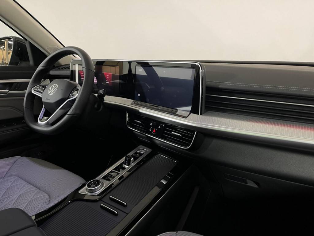 Volkswagen Tavendor R-Line Edition 380TSI 7AT 4Motion