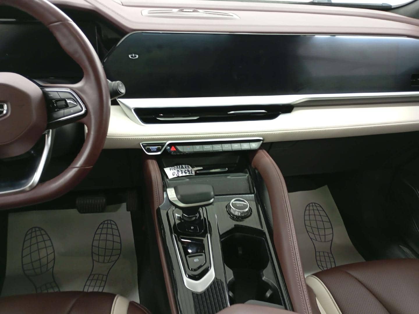 Geely Monjaro,  113 988 км, 2023 года в лизинг
