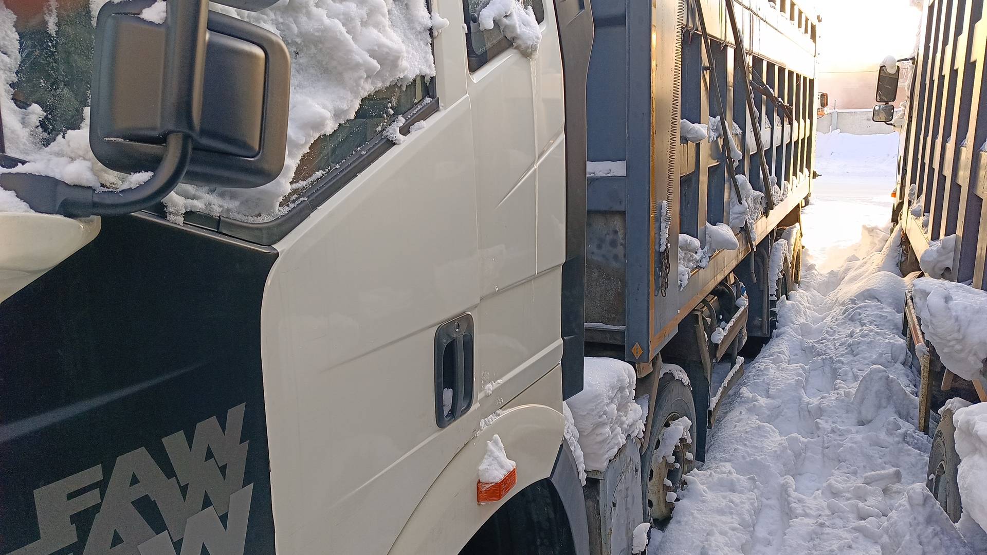 FAW CA3310P66K24T4E5 8х4