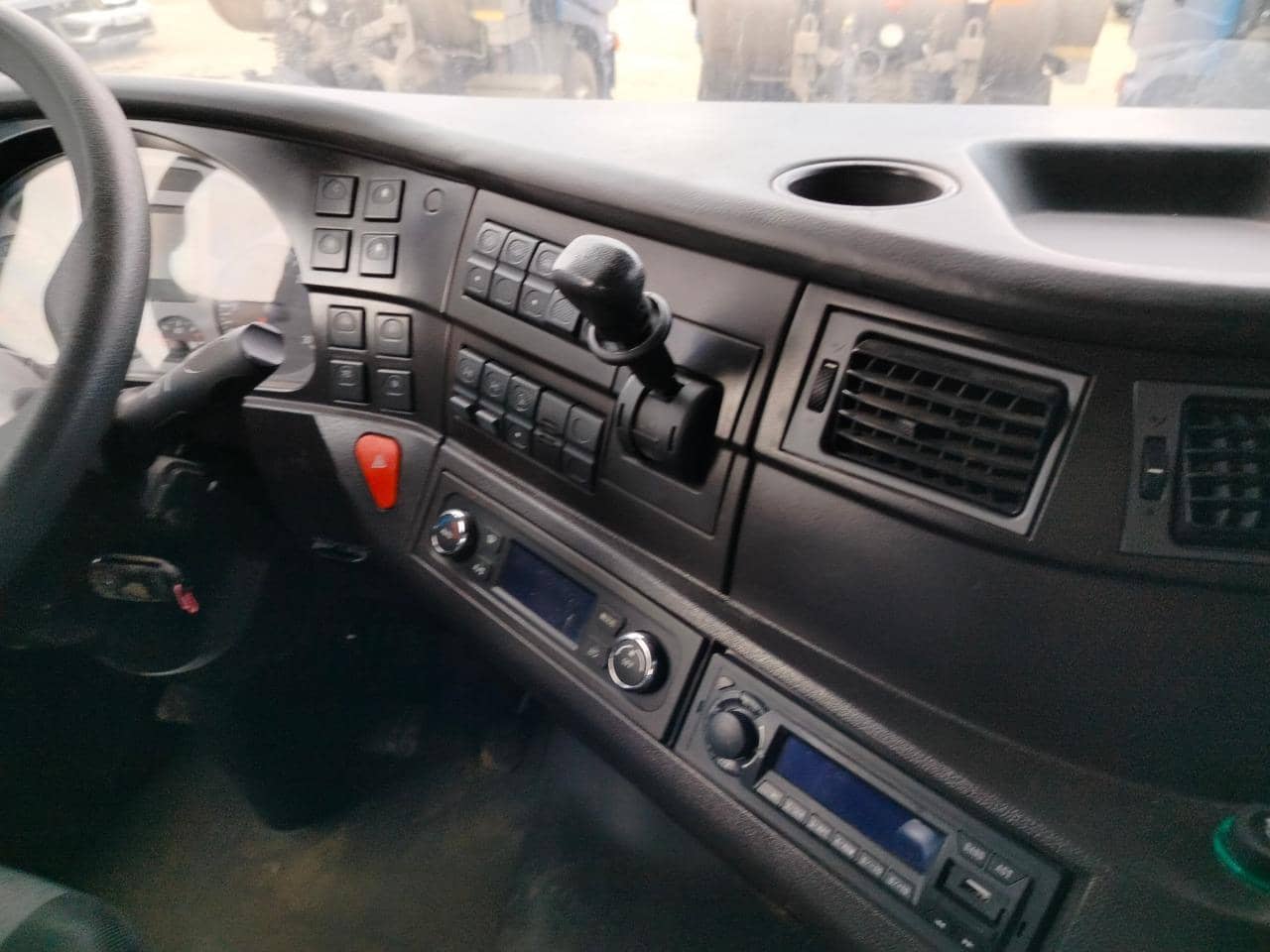 HONGYAN CQ4187HD12381T LNG,  47 025 км, 2023 года в лизинг