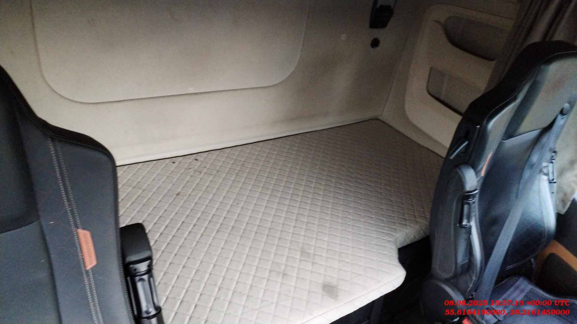 Shacman SX4188YY381,  397 579 км, 2023 года в лизинг