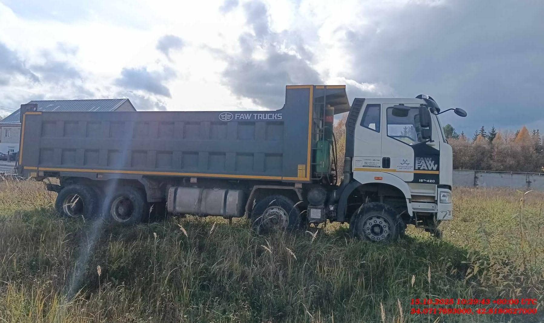FAW CA3310P66K24T4E5 8х4,  140 685 км, 2023 года в лизинг
