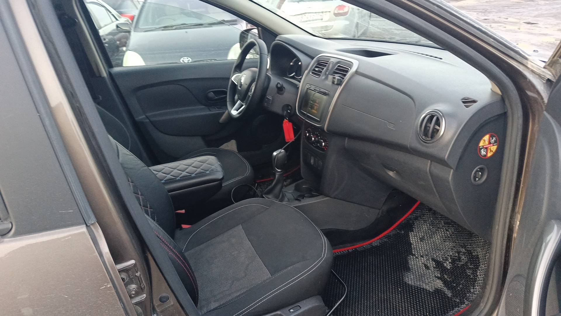 Renault Logan Stepway,  168 686 км, 2021 года