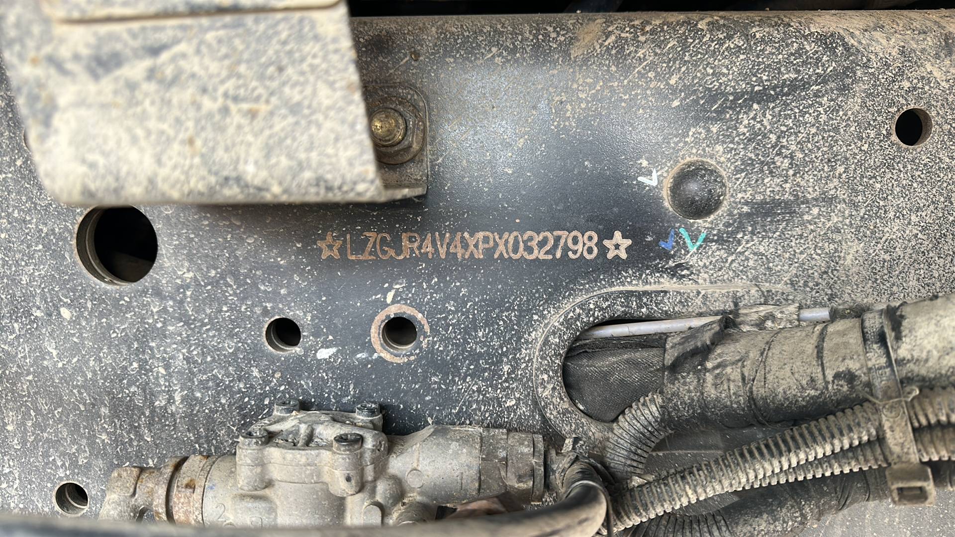 Shacman SX32586V384,  112 119 км, 2023 года