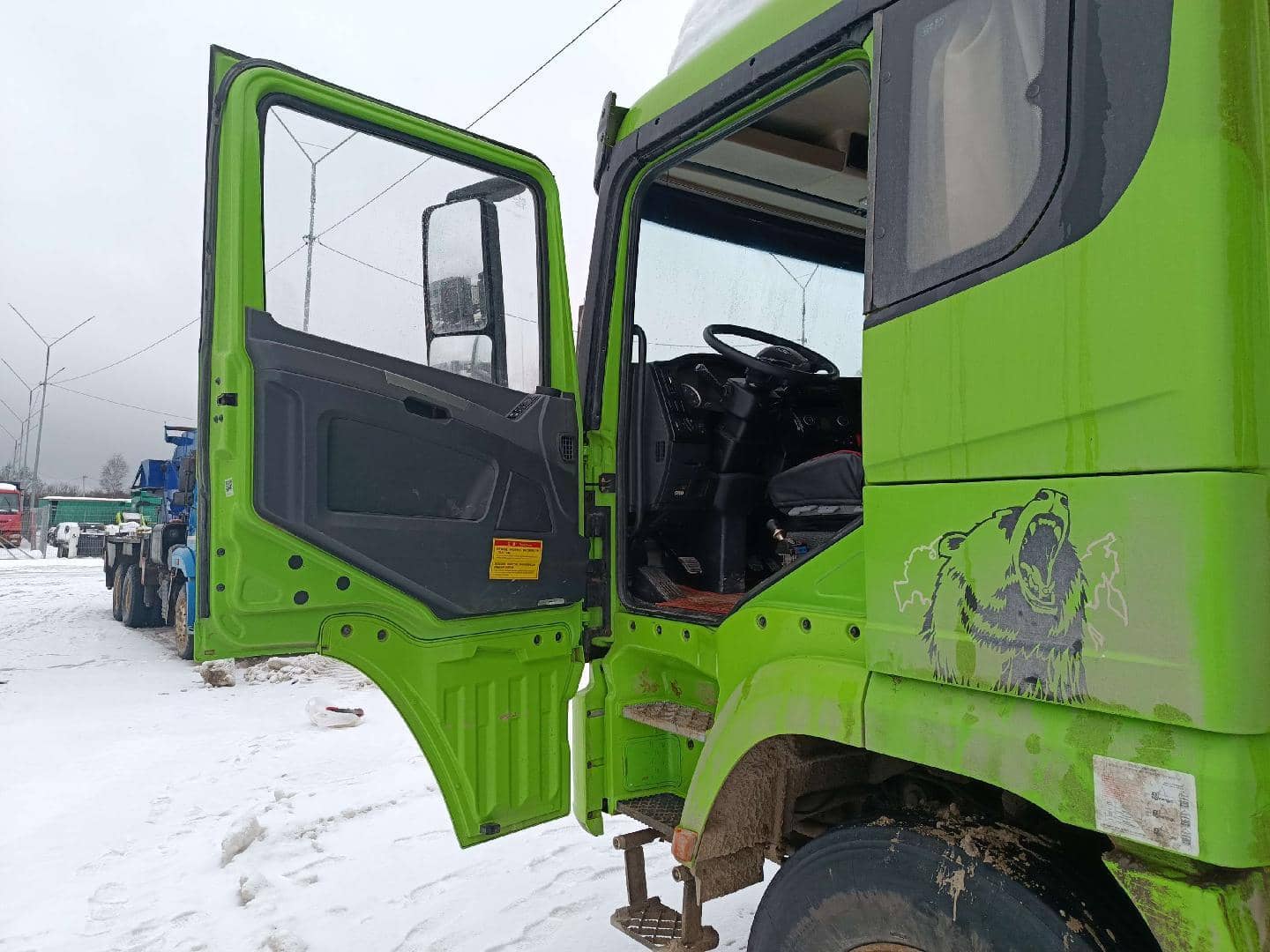 Shacman SX331863366 (скальный кузов),  66 328 км, 2022 года в лизинг