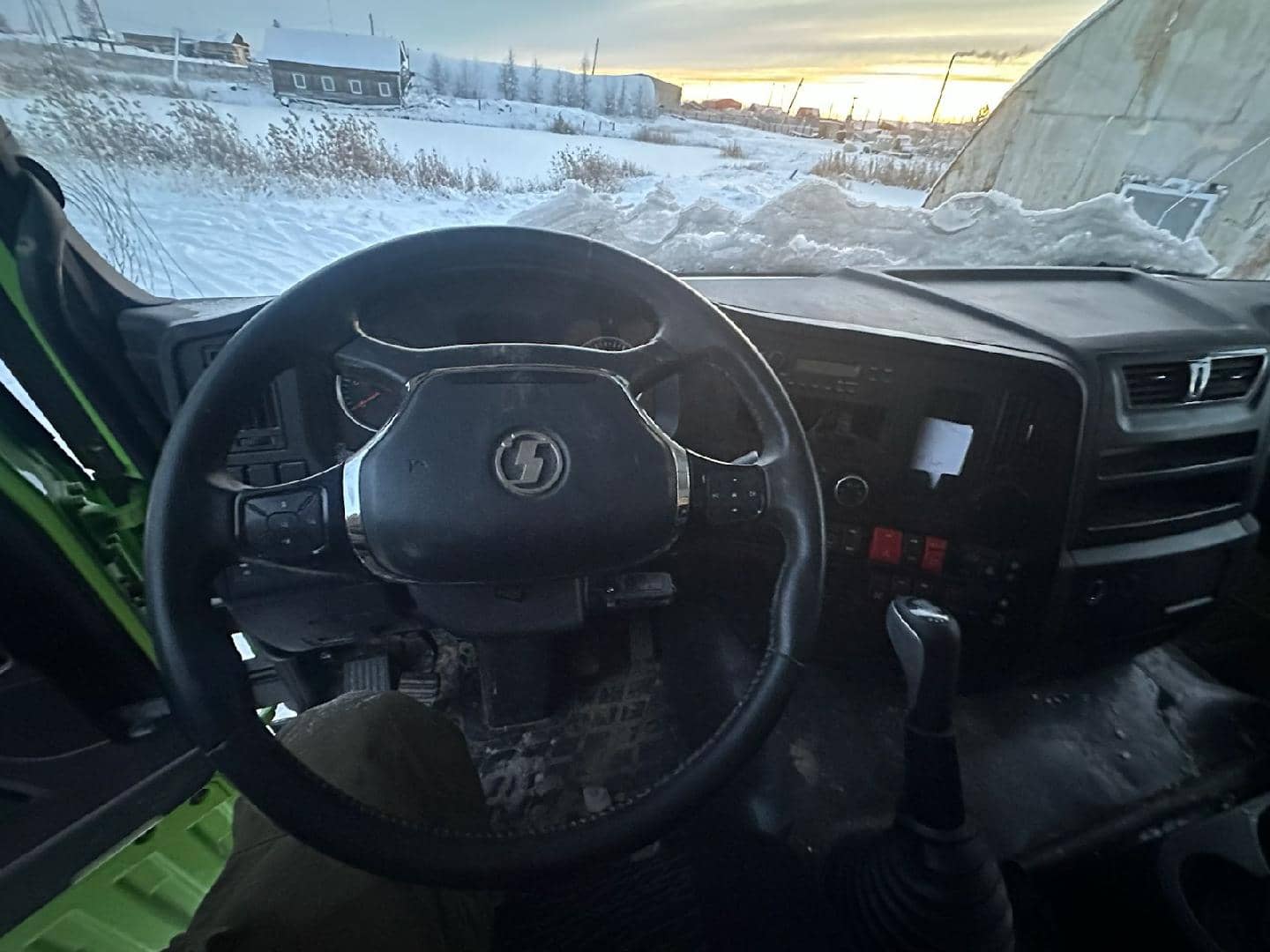 Shacman SX32586V385,  60 108 км, 2023 года в лизинг