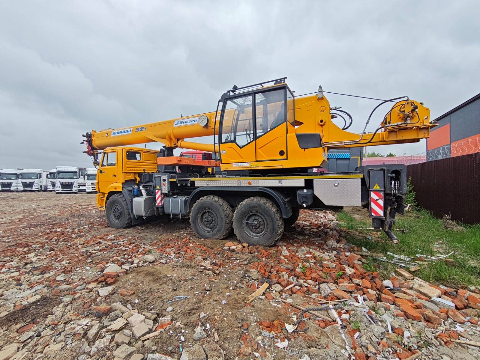 Клинцы КС-55729-5К-3 KAMAZ-43118 (6х6) (Е4) г/п 32т. стрела 33м.  Лот 000008998