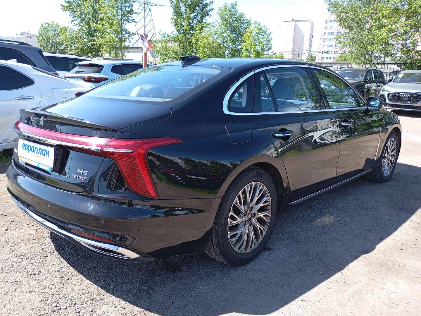 Hongqi H5,  179 952 км, 2024 года в лизинг