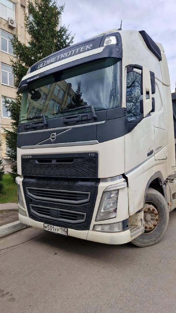 Volvo FH 500 6x2 (FH Globetrotter),  717 761 км, 2019 года в лизинг