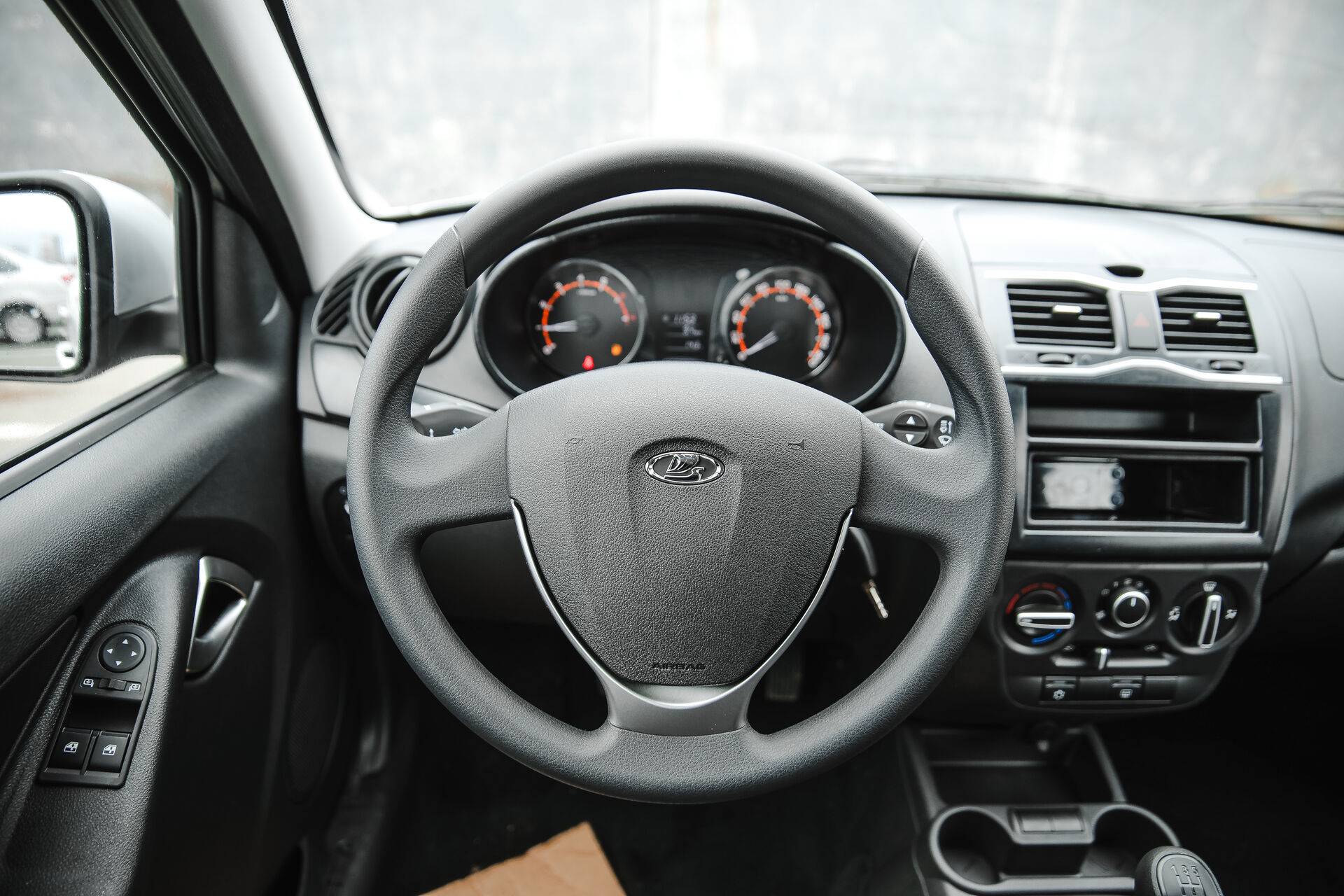 Lada Granta седан Classic 24 Кондиционер 1.6 90hp 5MT