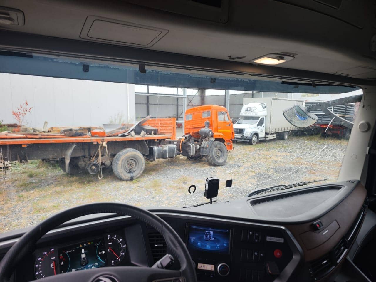 DongFeng DFH4180 4x2 (KX, Евро-6),  327 385 км, 2023 года в лизинг