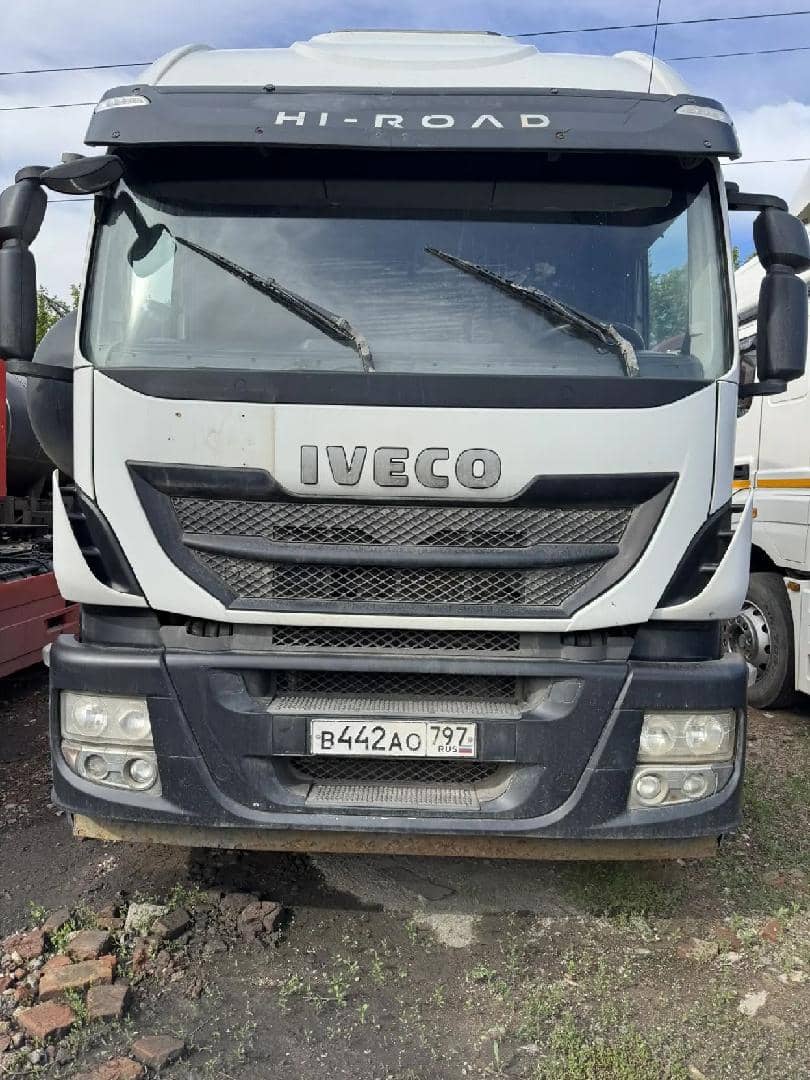IVECO Stralis AT440S42T/P RR 4x2 (HI-ROAD),  870 000 км, 2018 года в лизинг