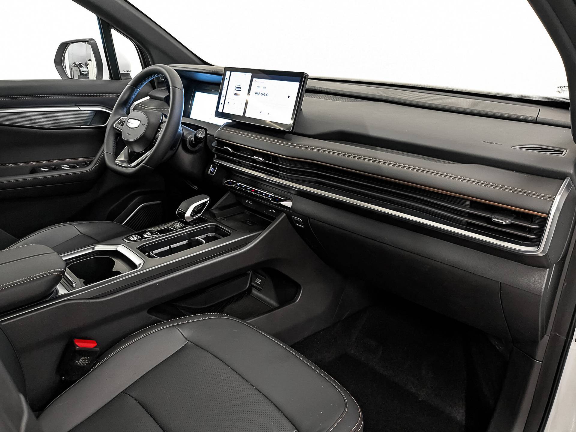 Geely Okavango Flagship 2.0T 7DCT 2WD