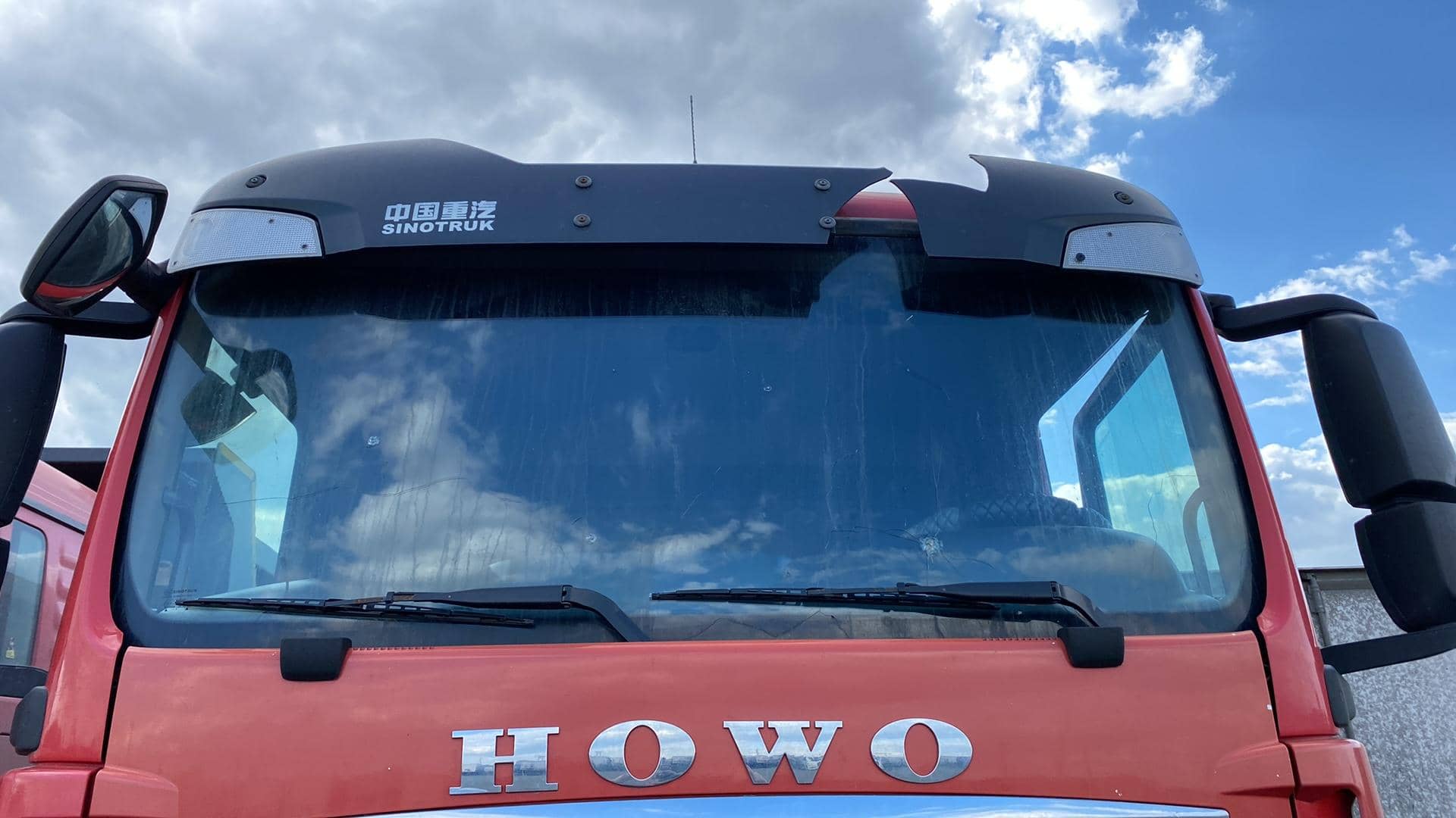 HOWO ZZ3317V386GE1 8х4,  340 328 км, 2022 года в лизинг