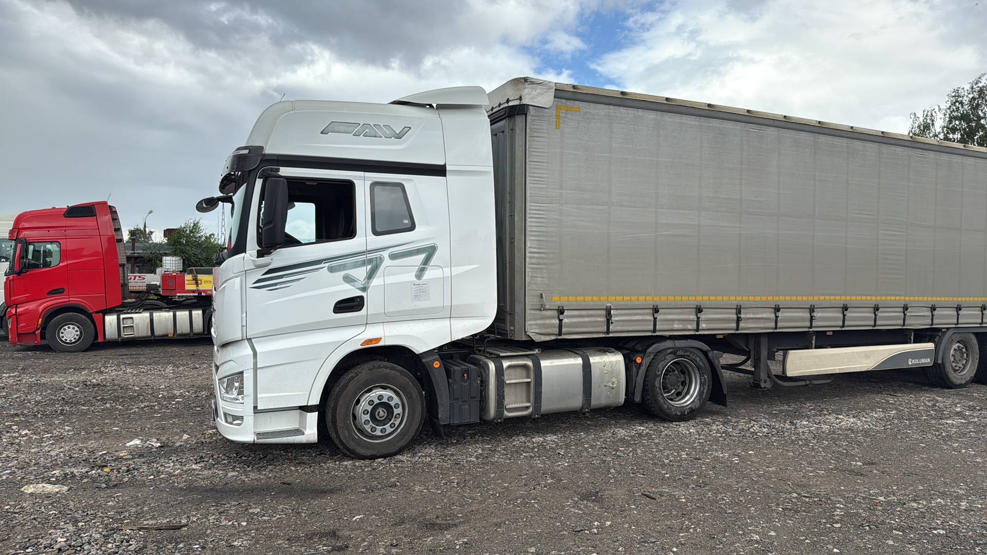 FAW CA4180P77K25E5 4x2,  243 304 км, 2023 года в лизинг