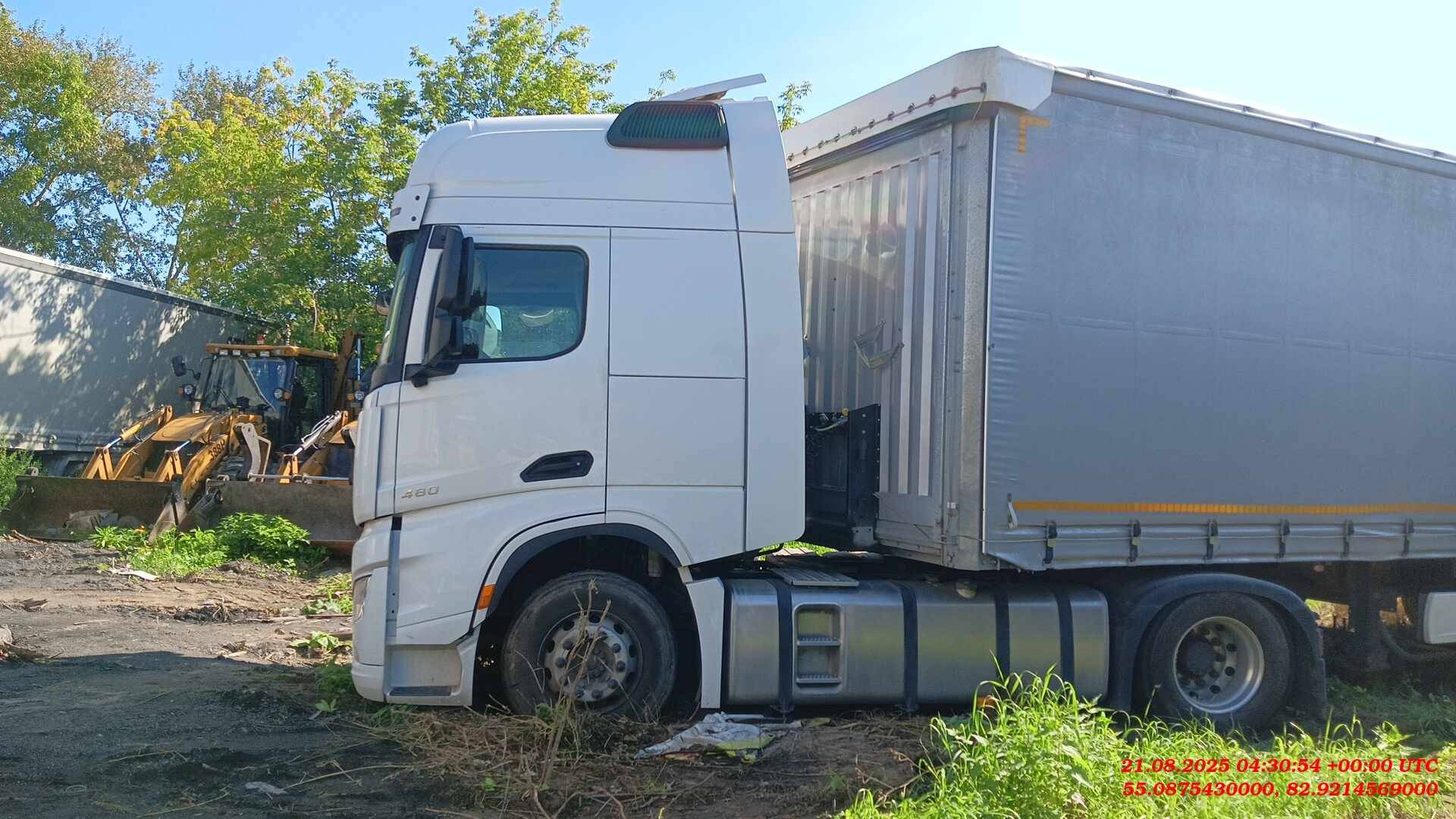 Shacman SX4188YY381,  214 520 км, 2023 года в лизинг