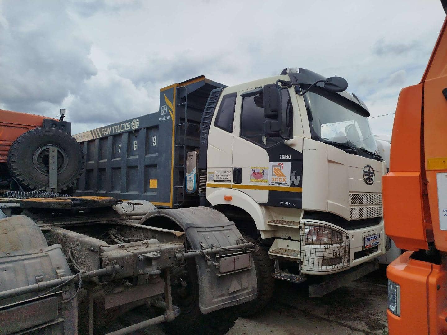 FAW CA3250P66K24L1TE5 6x6,  136 278 км, 2023 года в лизинг