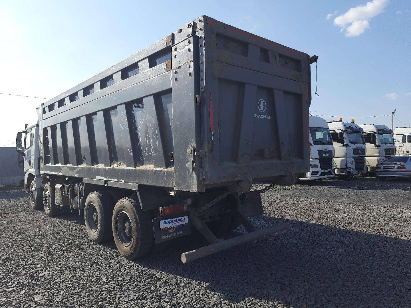 Shacman SX33186V366,  208 639 км, 2023 года в лизинг