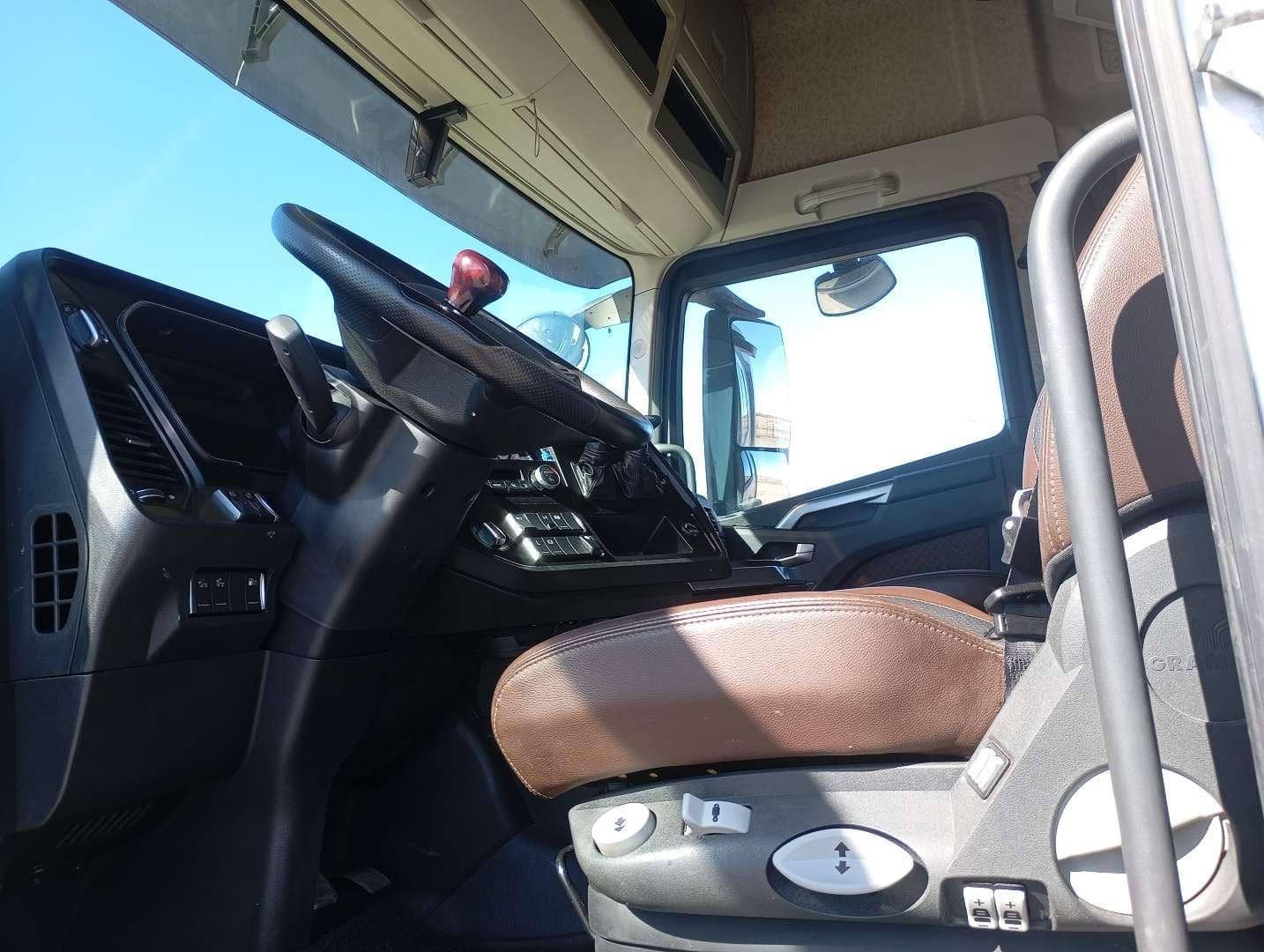 FAW CA4180P77K25E5 4x2,  326 000 км, 2023 года в лизинг