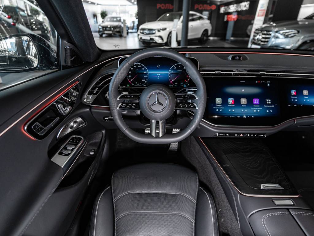 Mercedes-Benz E седан 300 4MATIC AMG Line