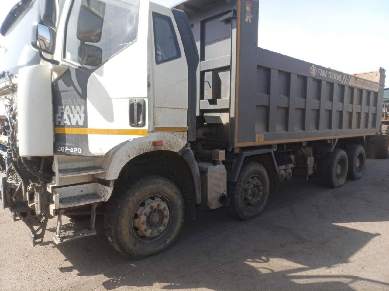 FAW CA3310P66K24T4E5 8х4,  71 873 км, 2022 года